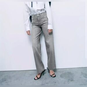 ⭕️ SOLD ⭕️ ZARA MID RISE JEWEL LOOSE BOYFRIEND JEANS - US 6